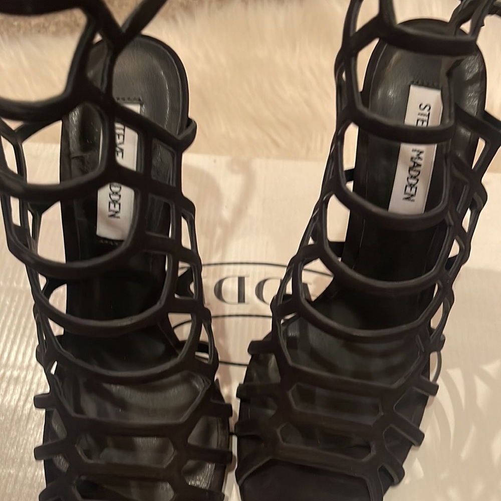 Steve Madden black nubuck heels 7.5 - Picture 6 of 8